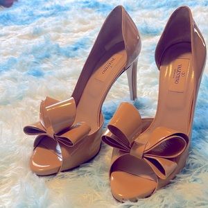 Valentino D’orsey Bow Pump